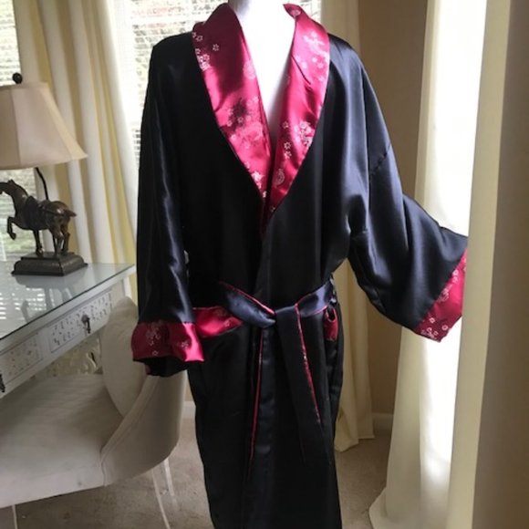 REVERSIBLE LONG ORIENTAL STYLE ROBE - Picture 6 of 10